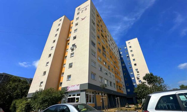 Dráma Kispesten: kiugrott egy fiatal fiú az egyik panelház lakásából