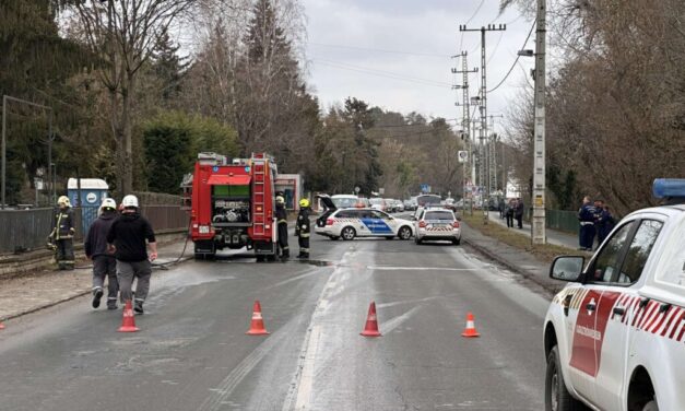 Rendkívüli helyzet Szentendrén: ömlik a gáz a 11-es úton, miután építkezés közben elvágtak egy gázcsövet