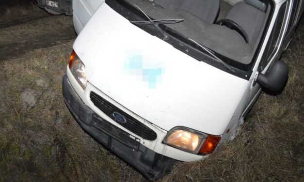 A mobilján nézte végig, ahogyan ki akarják rabolni épülő tanyáját