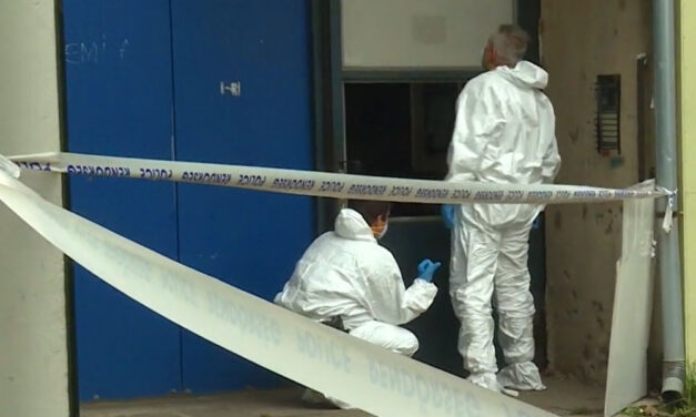 Mellkason szúrta a 18. születésnapját ünneplő fiát egy nő Abonyban: a fiú életveszélyesen megsérült