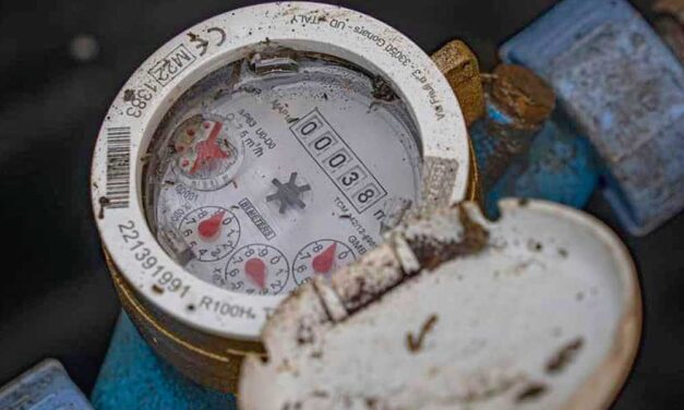 Vízóra-botrány Érden: Elégedetlen a mérőórák vizsgálatával Csőzik László polgármester, azonnal felfüggesztette a vízmű taggyűlését