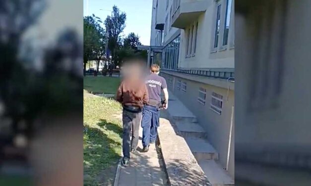 A budakeszi lakótelepről vezették el a rendőrök azt a pedofil férfit, aki intim felvételeket tárolt a gépén 12 év alatt gyerekekről
