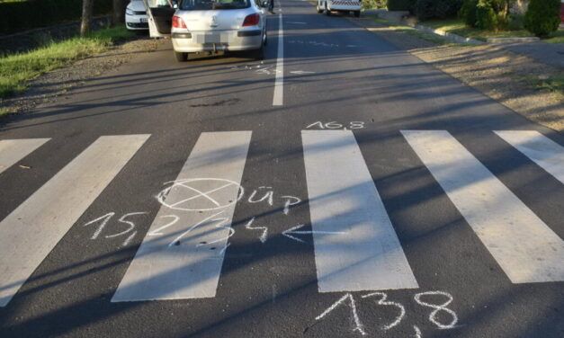 Zebrán gázolta halálra a 6 éves kislányt a kamionos, a gyermekkel hazafelé tartó nő zokogott a bírósági tárgyaláson