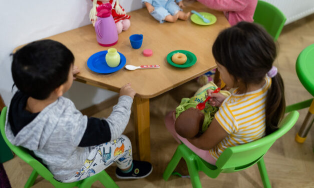 Leragasztotta egy kisfiú száját az óvónő a törökbálinti óvódában, azonnal kirúgták a pedagógust