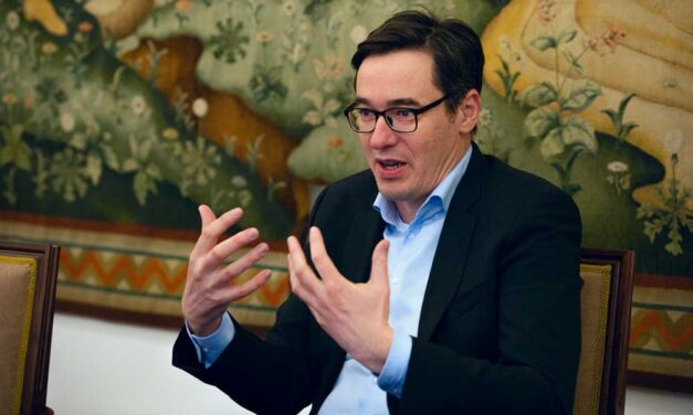 Nagy bajban van Budapest: az állam 10 milliárd forintot emelt le a főváros számlájáról, Karácsony szerint a döntés a Karmelitában született