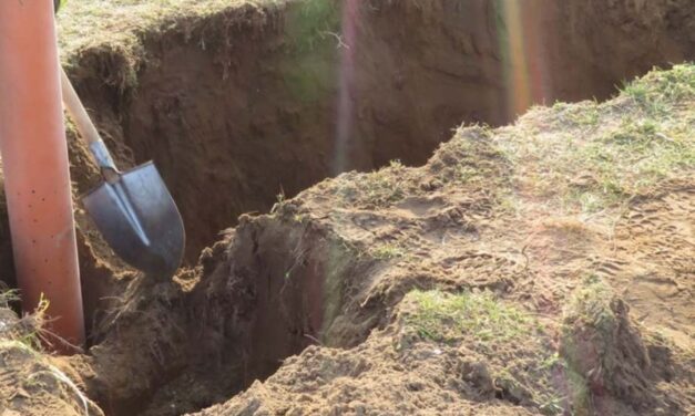 Kútba ugrott egy fiatal nő Palotáson, tűzoltók hozták fel a mélységből