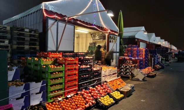 Lecsapott a NAV a Nagybani Piac árusaira: 70 embert vittek el a kommandósok