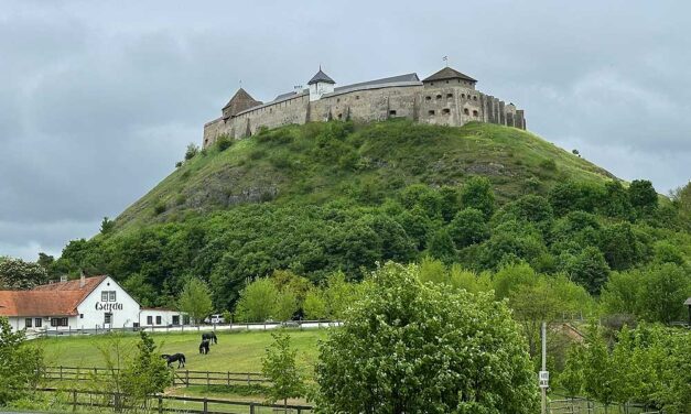 Botrány Sümegen: Házkutatást tartottak a polgármesteri hivatalban, lemondott az alpolgármester, valami nem stimmelhet a polgármester körül?