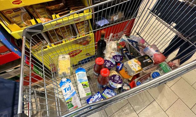 Jó hír: augusztus végéig meghosszabbította a kormány 30 élelmiszer esetében az árrésstopot, itt a lista