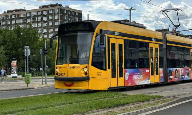 Lázár János minisztériuma visszavonta a budai fonódó villamos közbeszerzési pályázatát