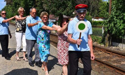 Annyit késett a vonat, hogy az utasok vonatozni kezdtek a balatongyöröki állomáson – Megy a vonat, megy a vonat Kanizsára…