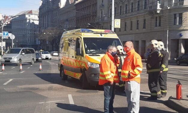 A piros lámpa ellenére lépett az úttestre egy részeg férfi a Blahán, a baleset miatt meghalt a motoros