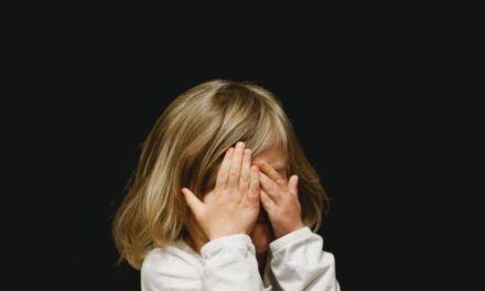 Olyan telház van a szolnoki befogadó otthonban, hogy a nappali kanapéján vagy matracon alszik a gyerekek több mint fele