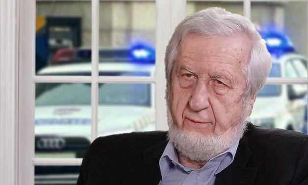 Megszólalt a rendőrség: magával is végezni akart az a férfi, aki kőműveskalapáccsal, életveszélyesen megsebesítette Jeszenszky Gézát