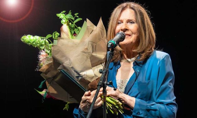 Díszpolgár lett Koncz Zsuzsa, a legendás énekesnőt különleges szavakkal méltatta a 2. kerület polgármestere