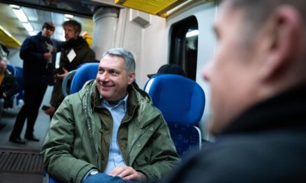 A hétvégi leállásért 6,5 millió adófizetői forintot fizetettek vissza az utasoknak: Lázár János megfejtette, hogy miért van rossz állapotban a MÁV