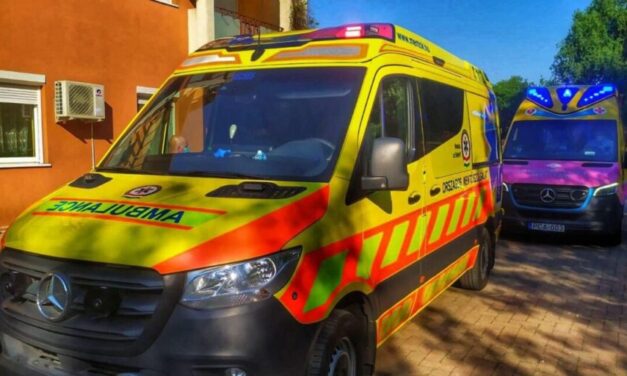 Családi dráma Szlonokon: életveszéylesen megkéselte anyját, majd késeket hajigált az ablakból egy férfi