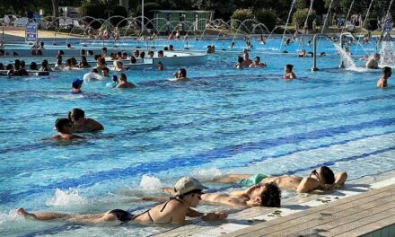 Dráma a Palatinus strandon: vízbe fulladt egy 6 éves kislány, édesanyja felügyelet nélkül hagyta a vízben