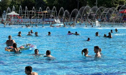 Gyermekhalál a Palatinuson: sokkos állapotban nézte végig 6 éves kislánya újraélesztési kísérletét az édesanya, a rendőrség eljárást indított