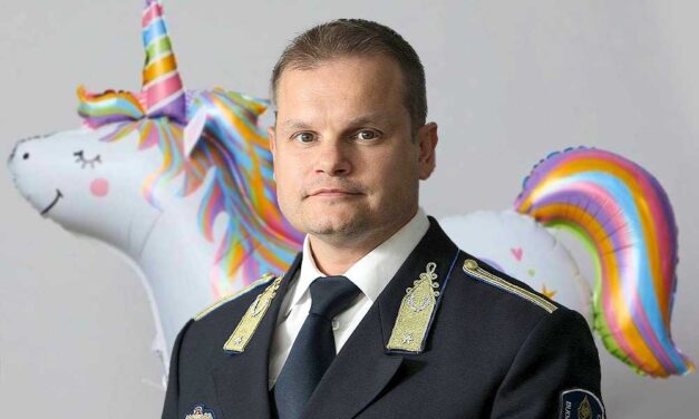 Az unikornisok sétálását is betilthatta volna Terdik Tamás Budapest rendőrfőkapitánya – állítja Karácsony Gergely főpolgármester