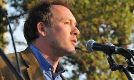 Botrány Zuglóban: felpofozott egy gyereket az alpolgármester, Rózsa András lemondásra és bocsánatkérésre szólította fel