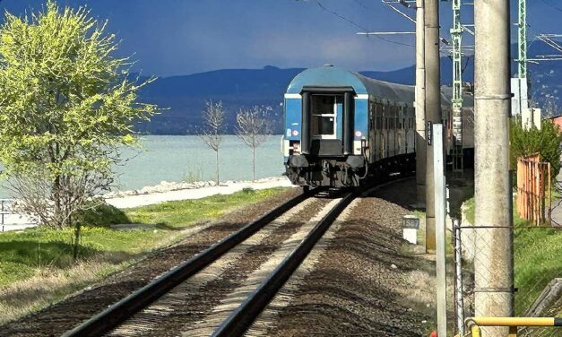 Megint összeomlott a MÁV: a Balaton déli partján van olyan vonat, amely 100 percet késik