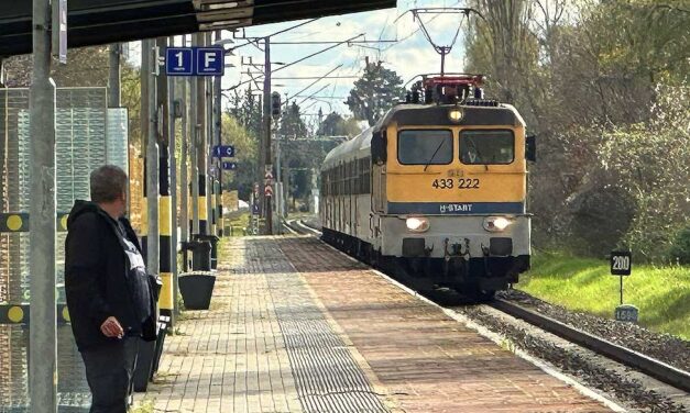 Már 9600 utas kapta vissza a jegyár felét a MÁV-tól, már 10 millió forintot fizetettek ki a késések miatt
