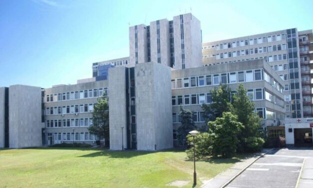 Leállt a Jahn Ferenc kórházban a hűtőtorony, az orvosok 36 fokban operálnak: a kórház szerint a hiba nem veszélyezteti az akut ellátást