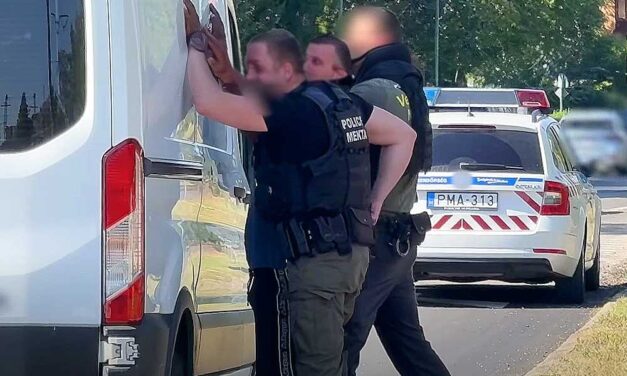 Óriási razziát tartott a rendőrség, döbbenetes mennyi bűnöző fogtak el: drog, lopás, fogolyszökés és tiltott pornográfia miatt keresett embereket kapcsoltak le – Videó
