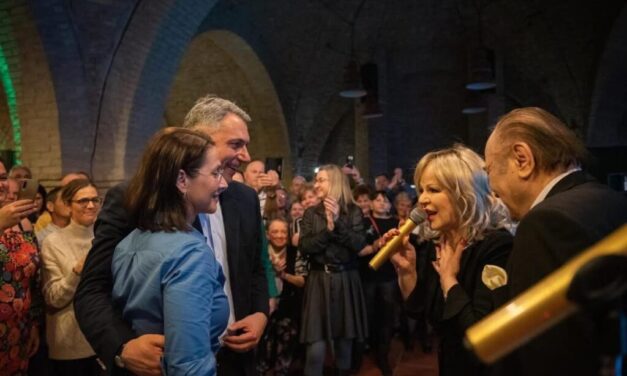 Túlszámlázás miatt letartóztatták az egyik legismertebb  szekszárdi borászt: B. I. birtokán Lázár János is tartott bulit