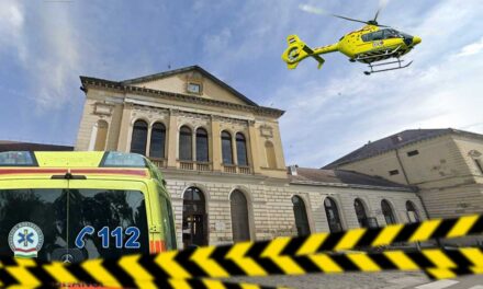 Dráma Füzesabonyban: a vasútállomás mosdójában szülte meg ikreit egy kismama, csak az egyik baba maradt életben