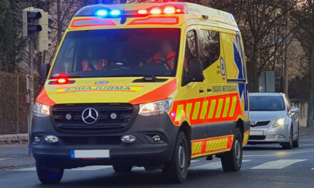 „Nem haragszom a testvéremre” – forró főzőlapra tette a kétéves kisfiút a nagybácsi: Milánka súlyos égési sérüléseket szenvedett