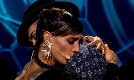 Könyvet ír magáról Tóth Gabi