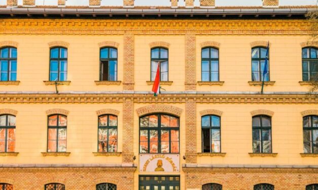 Azonnali hatállyal kirúgták a Dél-pesti Centrumkórház egyik főorvosát