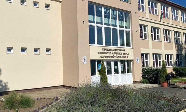 Iskolai  bántalmazás Kemecsén: leszakadt a 11 éves kisfiú lépe, miután tobb a szünetben négy lány rátámadt