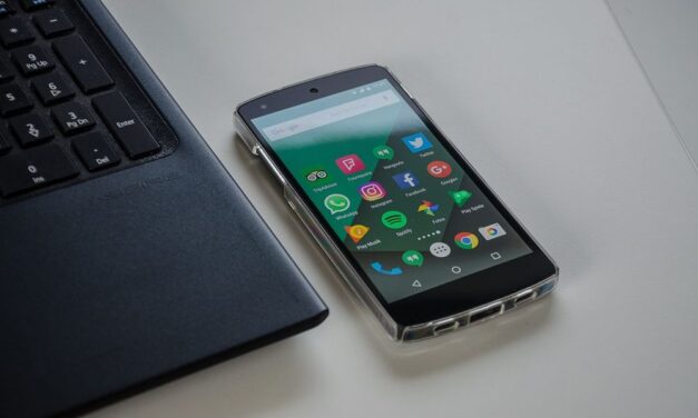 Rendőrnek adták ki magukat, 10 millió forintot csaltak ki egy gyanútlan nőtől telefonon