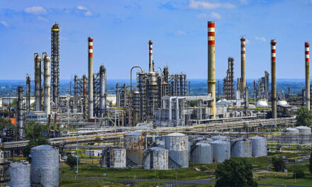 Egy doboz sörrel a kezében besétált a százhalombattai olajfinomítóba egy részeg hajláktalan, a MOL vizsgálatot indított