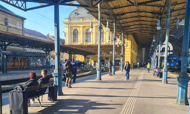 MÁV: a győri vonal után a Keleti pályaudvar biztosítórendszere is megadta magát, hétfő délután óriási káosz várható