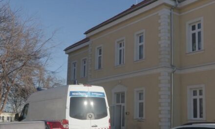 Megölte élettársát, majd unokára hagyta a holttestet, aki egy napig éltek a halott asszony mellett