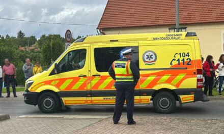 Gyilkosság Hajdúszoboszlón: vascsővel vertek agyon egy férfit a buszmegállóban