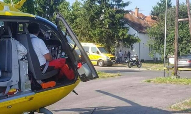 Dráma az ürömi szüreti fesztiválon: 9 ember sérült meg, miután kiszakadt egy lovasszekér kereke, mentőhelikopter is érkezett a helyszínre