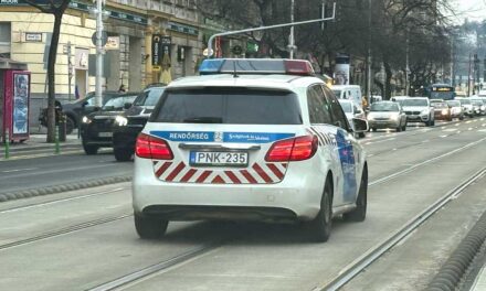 Autóból lőttek rá egy bicikliző nőre Debrecenben, súlyos sérüléseket szenvedett