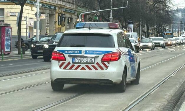 Autóból lőttek rá egy bicikliző nőre Debrecenben, súlyos sérüléseket szenvedett