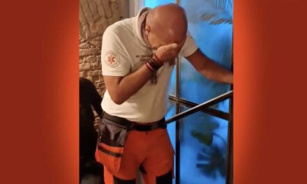 Kisgyerekként zokogott Zacher Gábor, a sztármentőst riasztásra hívták, de a rohamkocsi meglepetés buliba vitte, az ismert orvos elérte a nyugdíjkorhatárt – Videó