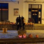 Balhé Zebegényben: a polgármester tiltása ellenére tökfaragók lepték el a települést