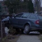 Elgázolt egy 3 éves kisfiút, majd kerítésnek csapódott egy autó Hodászon: a baleset után a rokonok balhézni kezdtek a sofőrrel