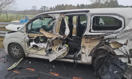 Tragédia az M1-esen: összeütközött két autó, majd mindkét sofőrt halálra gázolta egy román kisbusz