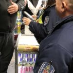Az élelmiszerek mellett, drogot is árultak az óbudai kisboltban: két hónapra bezáratta a rendőrség az üzletet