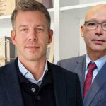 Ellepték a Tisza Párt központját, a “bábhatóság” Péterfalvi Attila adatvédelmi biztosnak az emberei – Magyar Péter kiosztotta a rendszeresen furcsa döntéseket hozó Péterfalvit