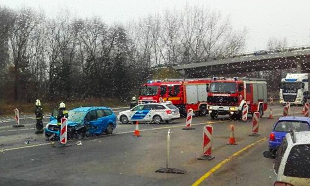 Tömegbaleset Dunakeszinél, lezárták az M2-es autóutat: több kilométeres a torlódás